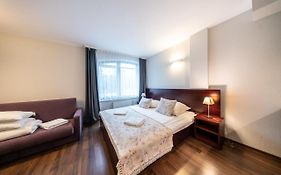 Pokoje I Apartamenty ,,Lesne